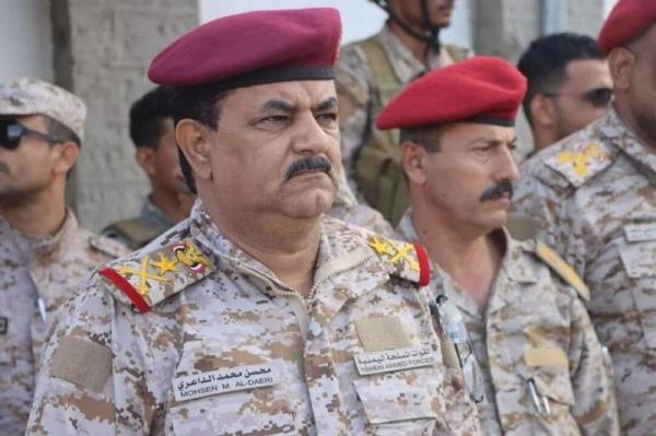 استشهاد جندي بقصف حوثي على موكب وزير الدفاع في تعز