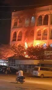 حريق هائل في مستشفى العلفي بالحديدة 