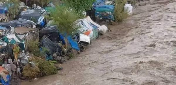 السيول في اب تداهم منازل البدو الرحل