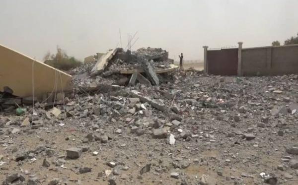 عقب قصفها لمستشفى الدريهمي.. مليشيات الحوثي تفجر إحدى مدارس حيس، جنوب الحديدة