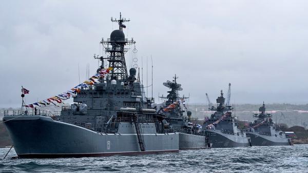 روسيا تحرك أسطول البحر الأسود بالكامل