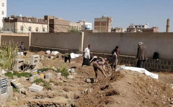 وسط شكوك حولها:  عصابة الحوثي تدفن 62 جثة بصعدة بذريعة أنها مجهولة الهوية