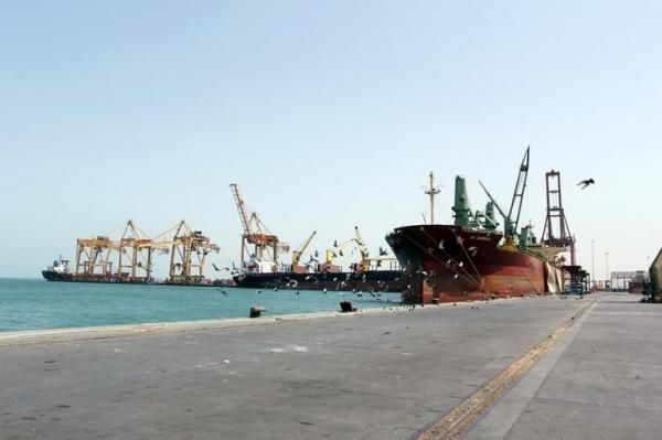 مليشيا الحوثي تستحوذ على ترليونين ريال من السفن النفطية بميناء الحديدة تكفي لصرف المرتبات