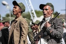لامتصاص الغضب الشعبي :  عصابة الحوثي تضلل اليمنيين بوعود كاذبة عن سرعة إعادة الخدمات المدمرة
