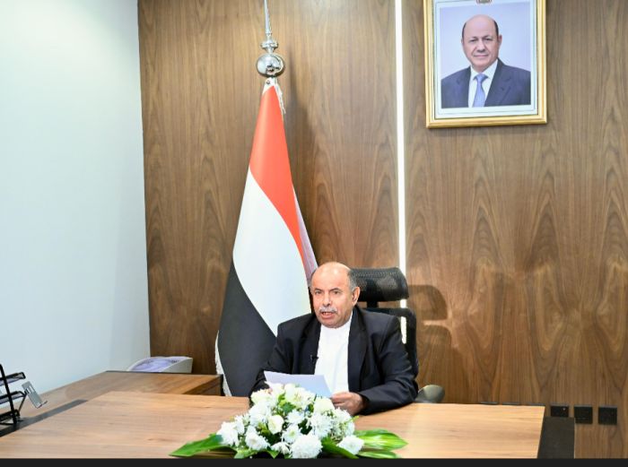  محافظ حضرموت يصدر تغييرات واسعة في القيادتين العسكرية والأمنية ويُحيل مسؤولين إلى المحاكمة