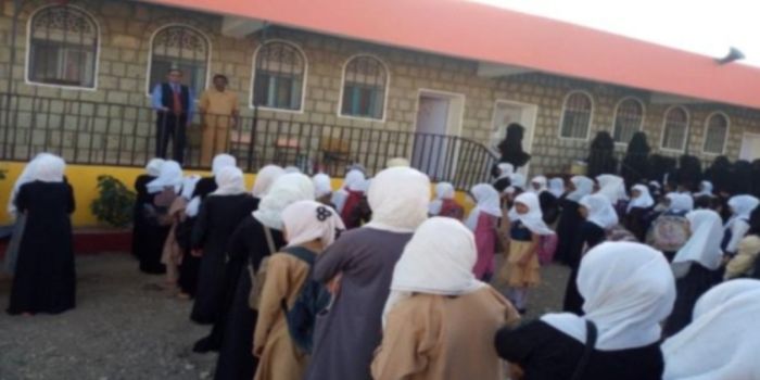  تعز .. إلغاء الطابور وتأخير الحصة الأولى بسبب البرد