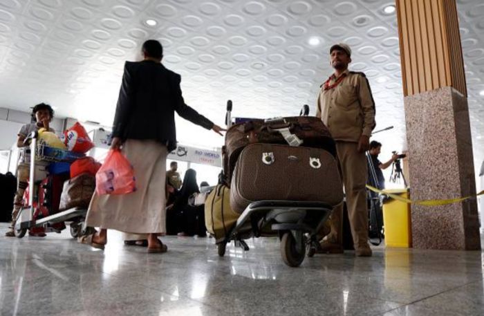 مليشيا الحوثي تتحول إلى جهاز «تجسس إلكتروني» .. موظفو الإغاثة والمسافرون تحت مراقبة كاملة