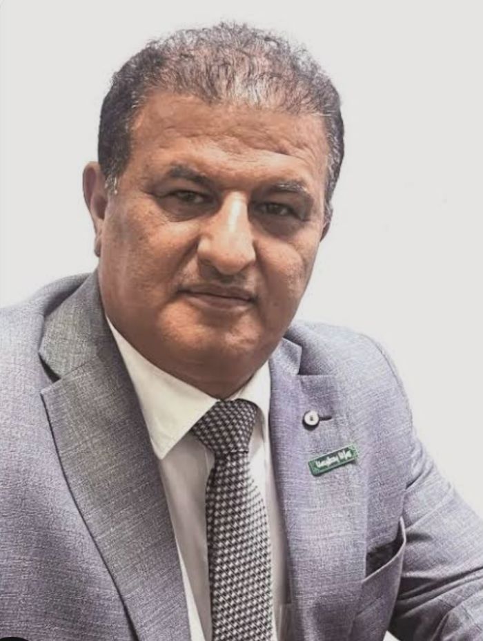 العليمي يسلّم القرار العسكري للخارج ويعيد اليمن إلى مربع الوصاية ويسقط السيادة  